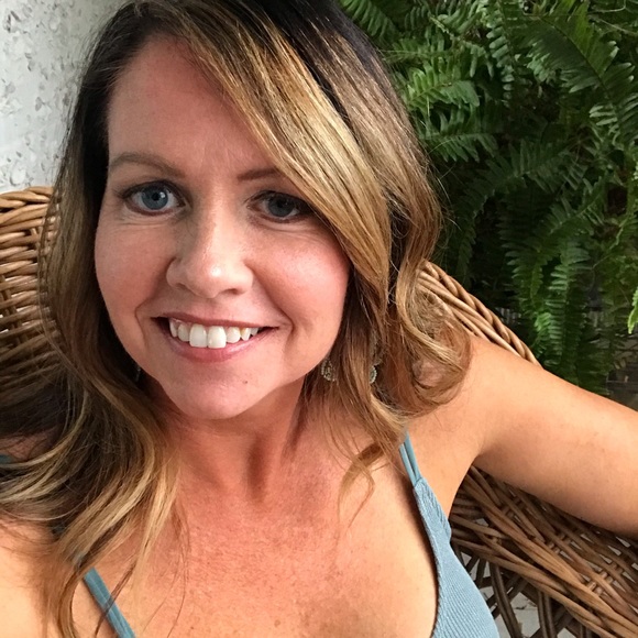 Meet your Posher, Suzanna - Picture 1 of 1